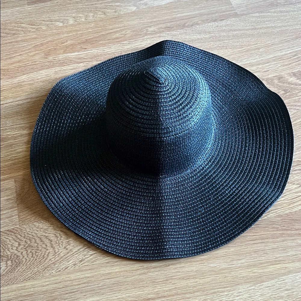 ⭐️ SHEIN Chic Black Sun Hat